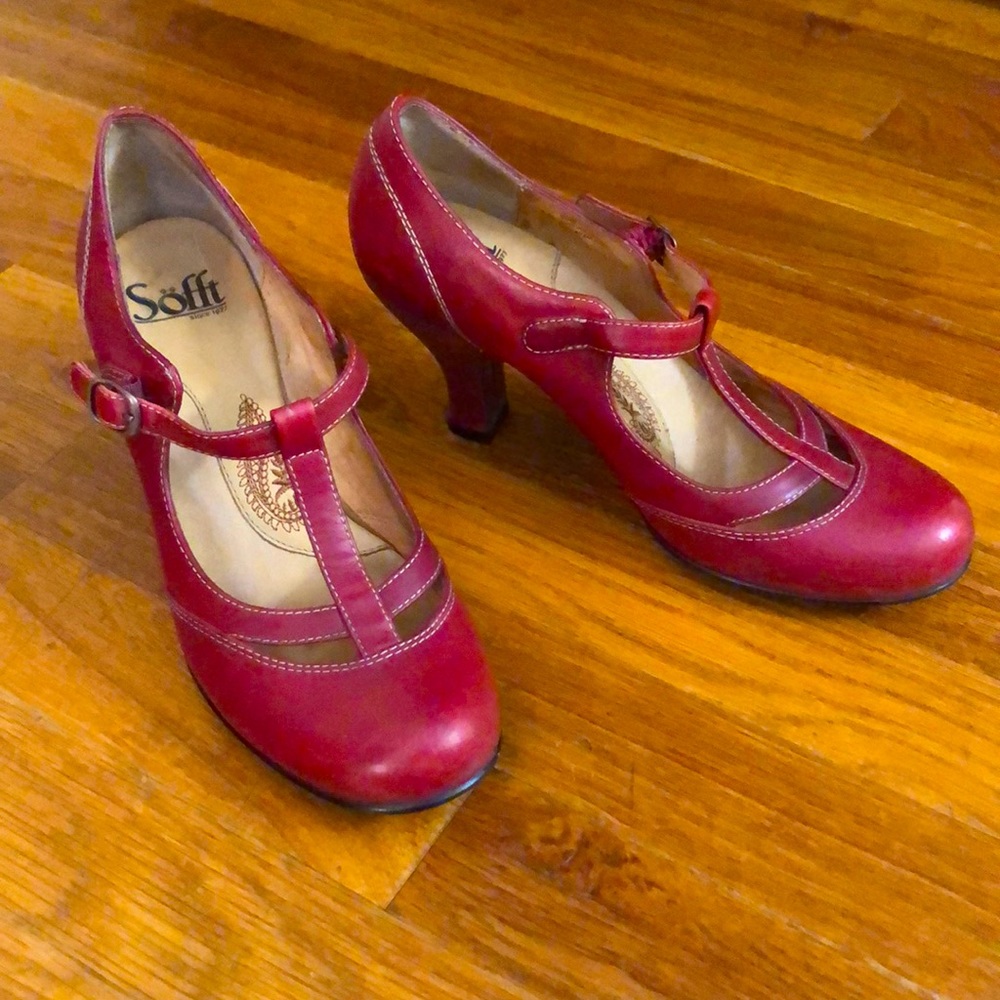 Sofft T-Strap Heels